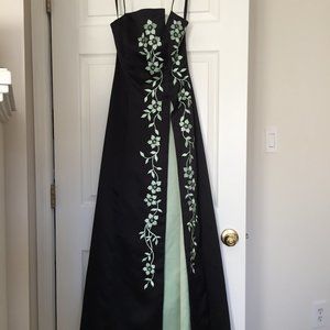 Morgan and Co Black and Mint Green Formal Dress